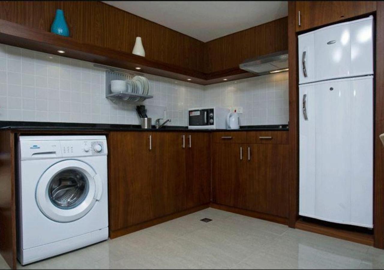 Phoenix Plaza Hotel Apartments Abu Dhabi Exterior photo