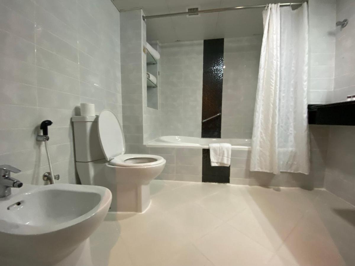 Phoenix Plaza Hotel Apartments Abu Dhabi Exterior photo