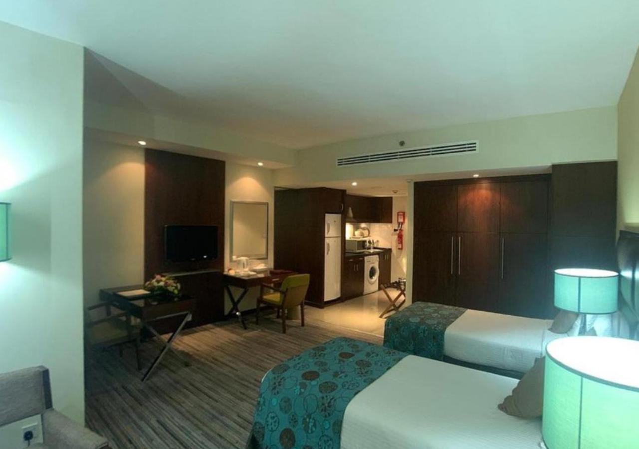 Phoenix Plaza Hotel Apartments Abu Dhabi Exterior photo