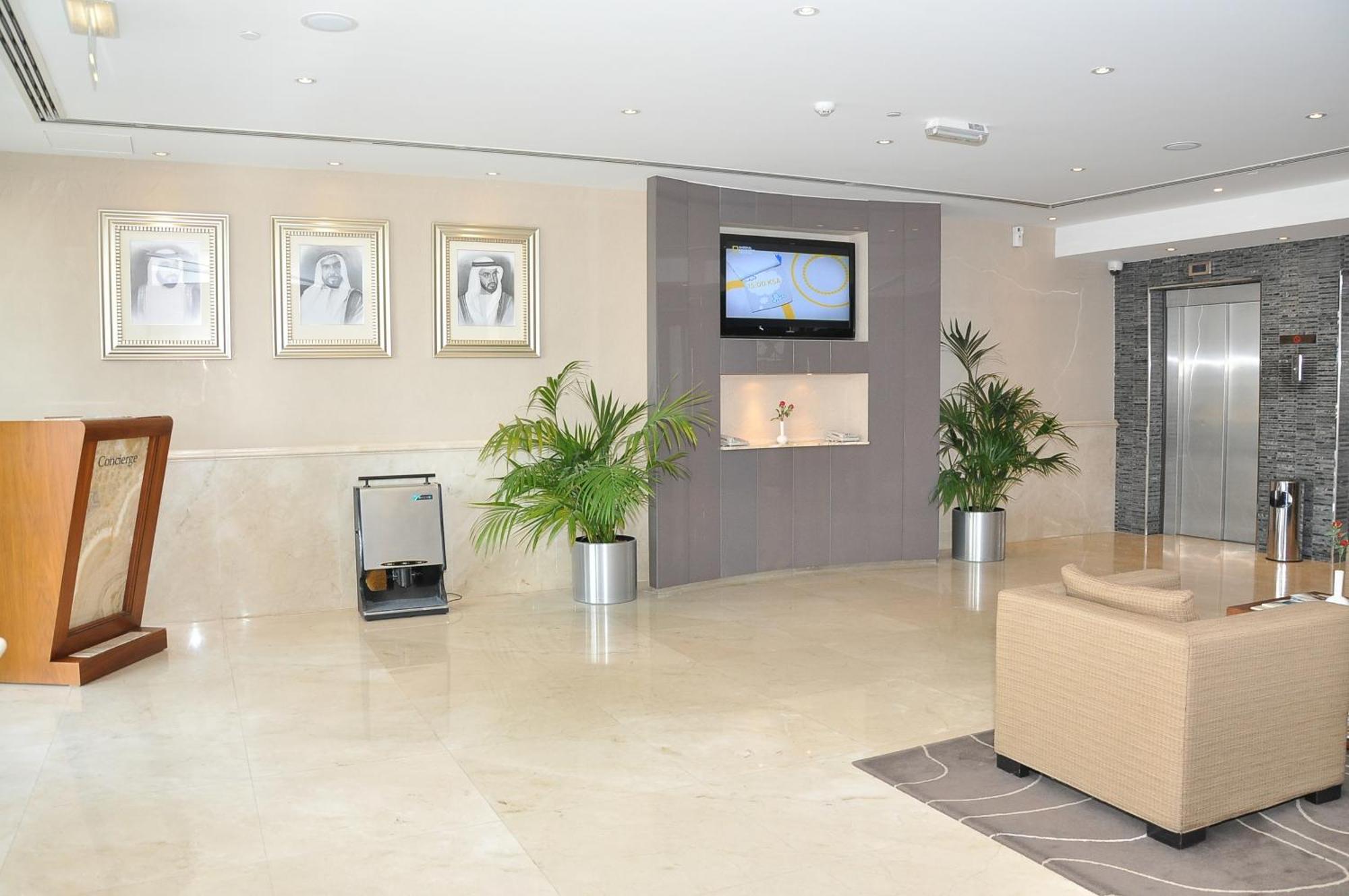Phoenix Plaza Hotel Apartments Abu Dhabi Exterior photo