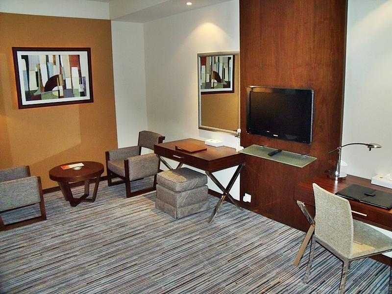 Phoenix Plaza Hotel Apartments Abu Dhabi Exterior photo